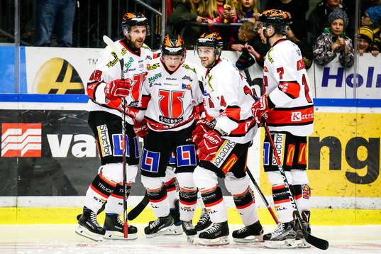 Örebros Daniel Viksten , Viktor Ekbom, Tom Wandell  jublar