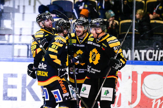 Skellefteås Jimmie Ericsson  jublar