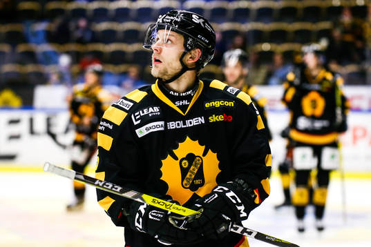 Skellefteås Oscar Möller jublar