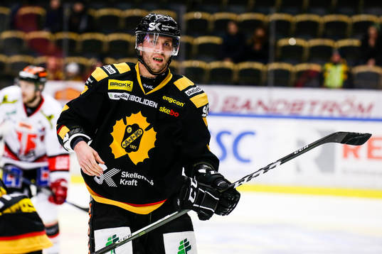 Skellefteås Pontus Petterström skadade handen