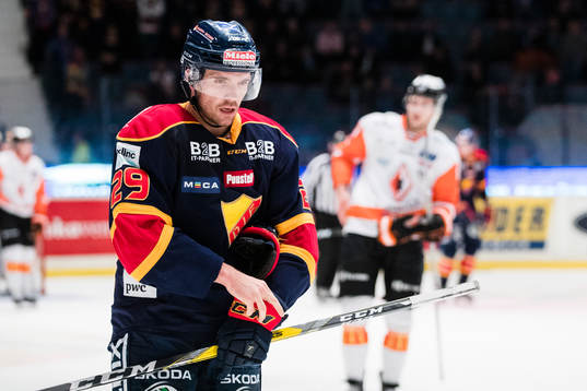 Djurgårdens Matt Anderson ser deppig ut