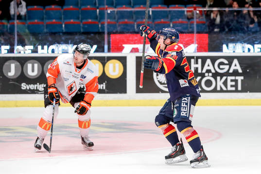 Karlskronas Emil Larsson deppar och målskytten