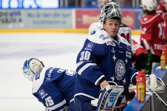 Leksands målvakt Henrik Haukeland  innan ishockeymatchen i