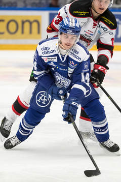 Leksands Oskar Lang  i ishockeymatchen i SHL mellan Leksand