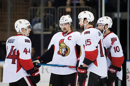 Ottawas Jean-Gabriel Pageau, Erik Karlsson, Zack Smith och