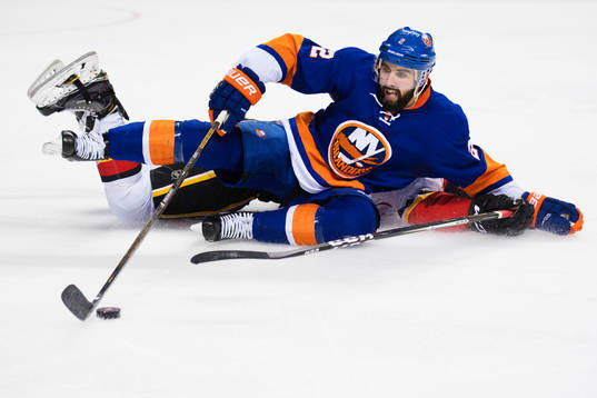 New Yorks Nick Leddy sträcker sig