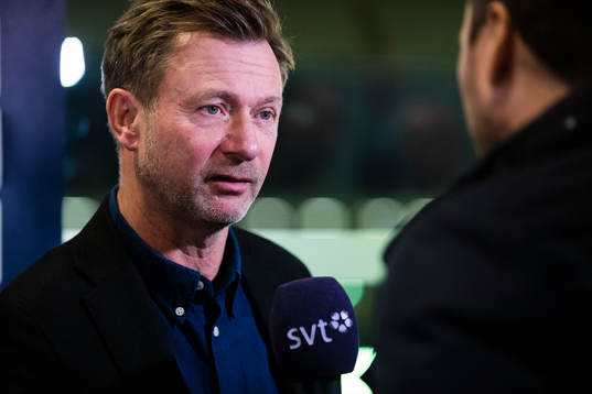 Blivande förbundskapten Peter Gerhardsson blir intervjuad
