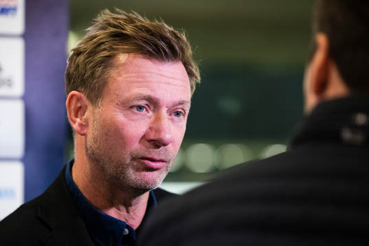 Blivande förbundskapten Peter Gerhardsson blir intervjuad