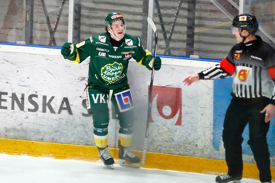 Björklövens Austin Farley  jublar