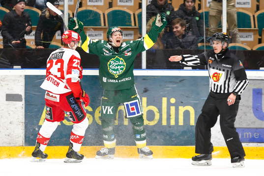 Björklövens Kim Karlsson jublar