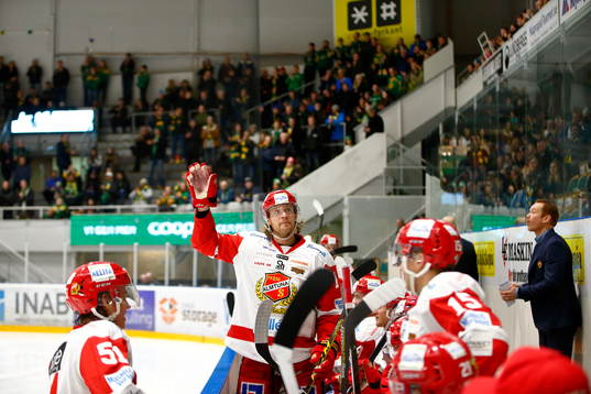 Almtunas William Quist blir hyllad av Björklöven