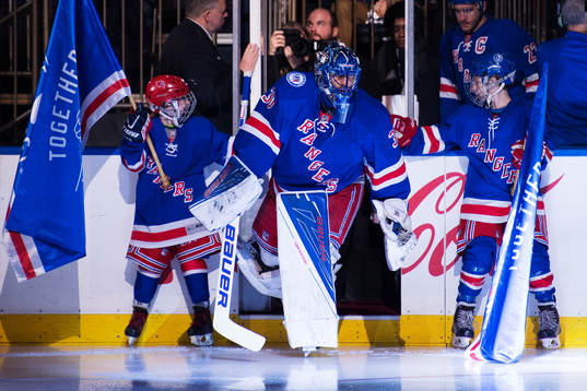 New Yorks målvakt Henrik Lundqvist gör entré till