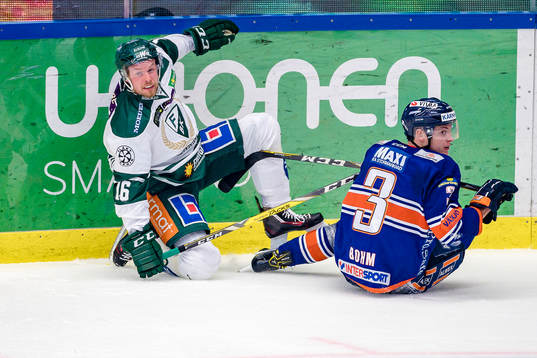 Färjestads Alexander Johansson och Växjös Oliver Bohm