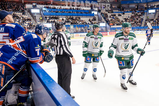 Färjestads Mikael Wikstrand och Magnus Nygren jublar