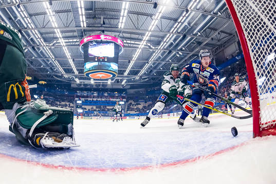 Växjös Joakim Hillding gör mål 1-0