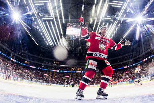 Malmö Redhawks Andreas Thuresson jublar