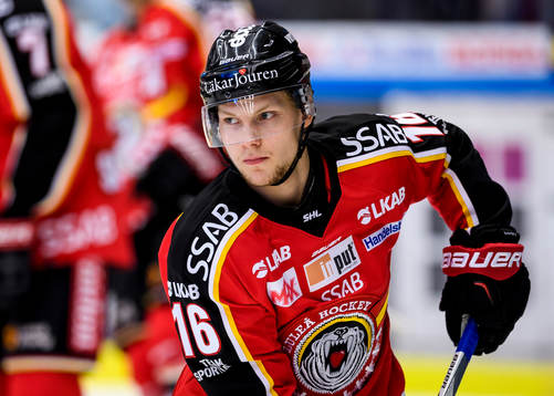 Luleås Einar Emanuelsson på uppvärmningen