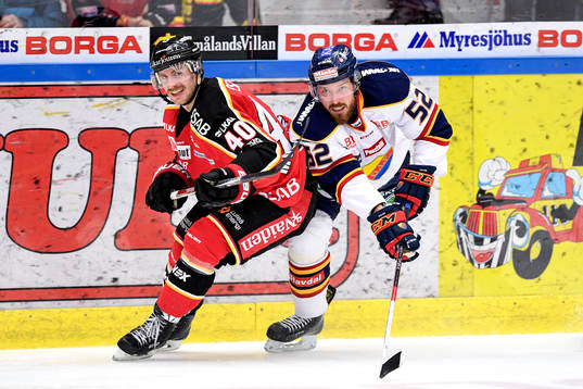 Luleås Kael Mouillierat och Djurgårdens Mikael Ahlén