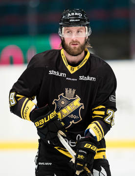 s Robin Dahlström på uppvärmningen