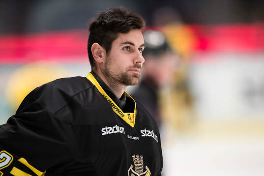 s målvakt Gasper Kroselj