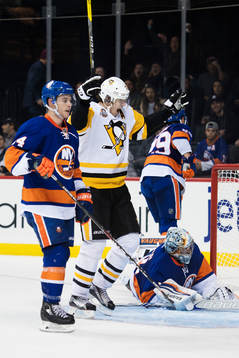 Pittsburghs Evgeni Malkin jublar