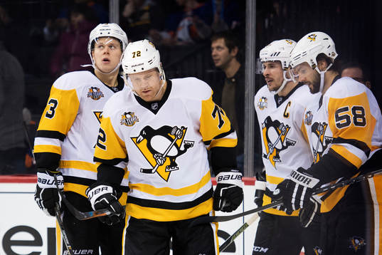 Pittsburghs Olli Maatta, Patric Hörnqvist, Sidney Crosby