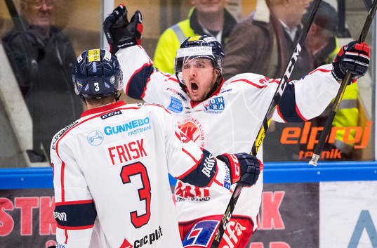 Västerviks Mitchell Wahl jublar