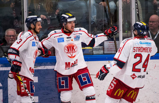 Västerviks Mitchell Wahl jublar