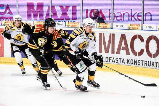 Brynäs Lucas Carlsson och Skellefteås Henrik Hetta