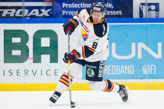 Djurgårdens Ville Varakas skjuter