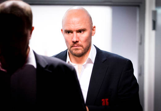 Örebros nyförvärv Nicklas Grossman blir intervjuad i