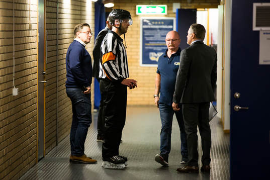 s assisterande tränare Stephan Lundh