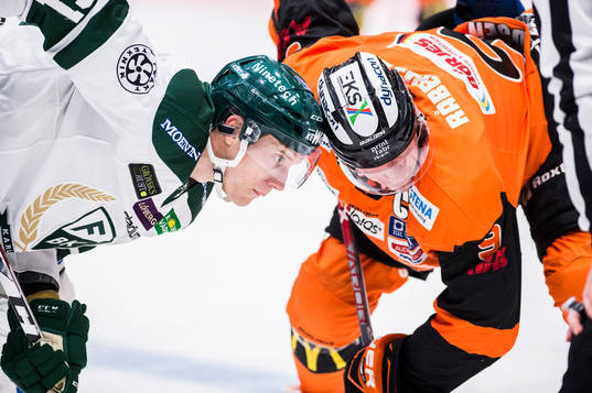 Färjestads Johan Ryno och Karlskronas Morten Madsen