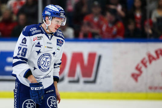 Leksands Tobias Forsberg blöder
