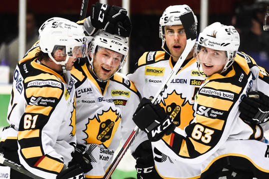 Skellefteås spelare jublar