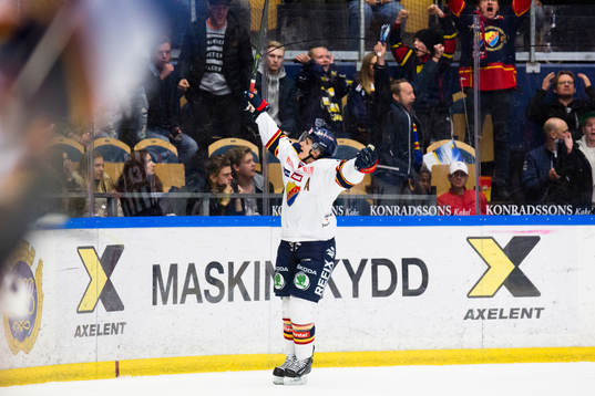Djurgårdens Markus Ljungh jublar men målet i
