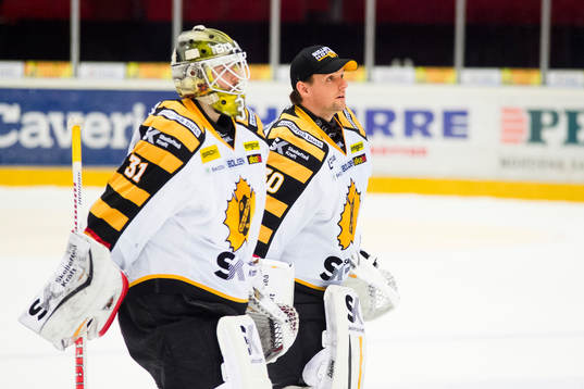 Skellefteås målvakt Joni Ortio och målvakt Gustaf
