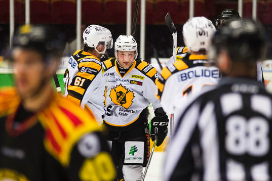 Skellefteås Oscar Möller jublar