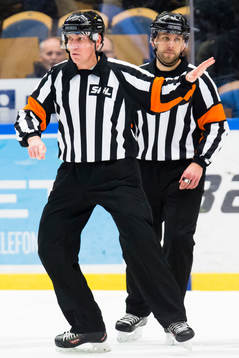 Domarna Morgan Johansson och Marcus Linde
