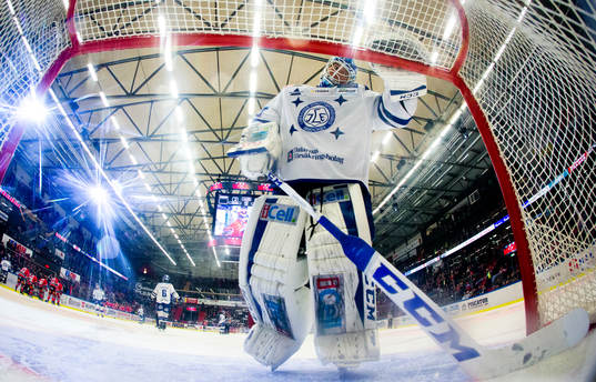 Leksands målvakt Atte Engren deppar