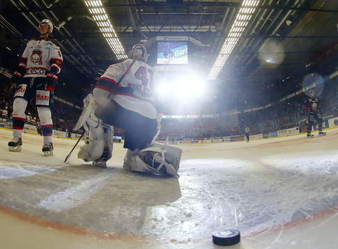 Malmö Redhawks målvakt Cristopher Nihlstorp deppar