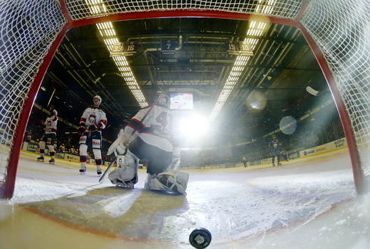 Malmö Redhawks målvakt Cristopher Nihlstorp deppar
