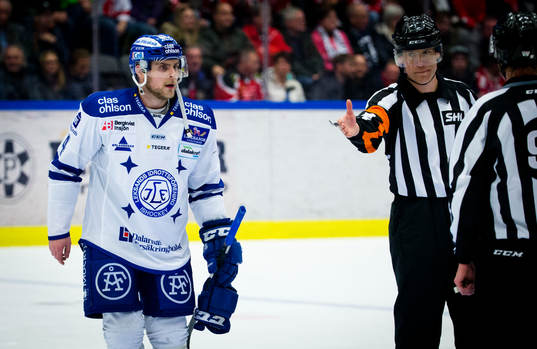 Leksands Nichlas Torp är arg