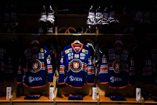 Växjös matchtröjor i omklädningsrummet före
