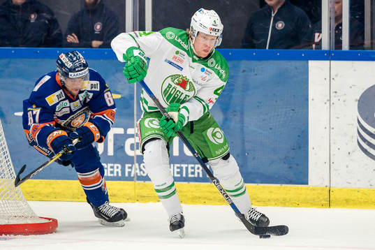 Rögles Ludvig Claesson jagas av Växjös Robert Rosén