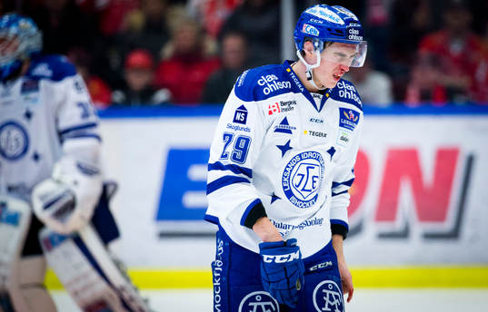Leksands Tobias Forsberg är blodig i ansiktet och deppar