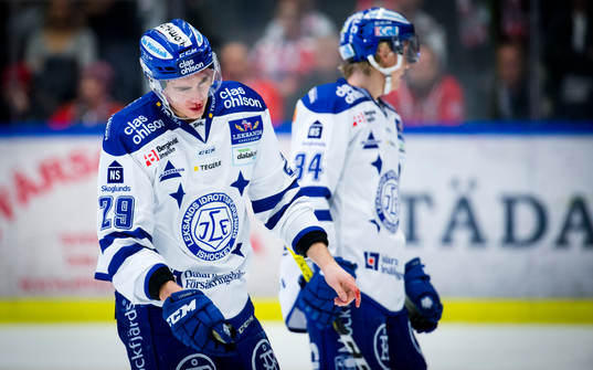 Leksands Tobias Forsberg är blodig i ansiktet och deppar