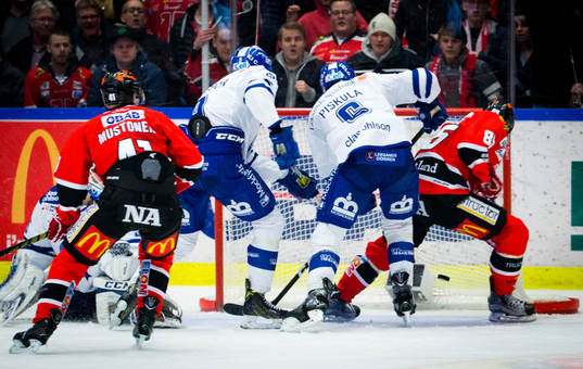Örebros Kalle Olsson gör 4-3