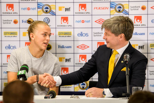 Elfsborgs nyförvärv Jesper Karlsson och ordförande Bo