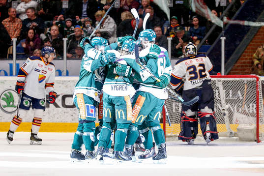Färjestads Magnus Nygren jublar
